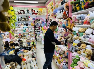 '世界超市' 義烏開(kāi)市 工廠同步開(kāi)工，商戶(hù)過(guò)年忙接單